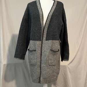 Artisan Ny Two-Tone Black and Gray Cardigan Sweater
